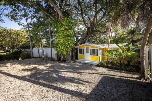 3041 Calusa St, Miami, FL, 33133-3967 | Card Image