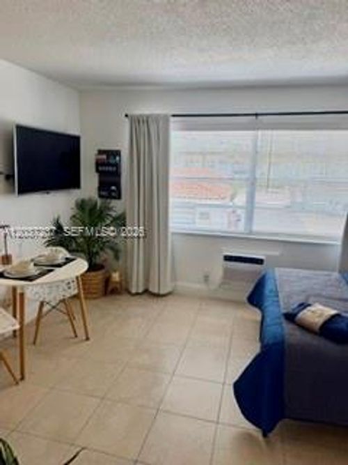 203-17 Ne 2nd Ave, Dania Beach, FL, 33004-4824 | Card Image
