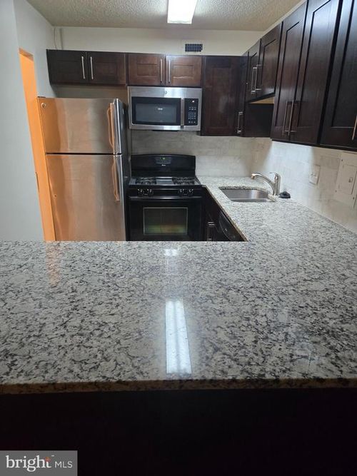 1814s-5225 Pooks Hill Road, BETHESDA, MD, 20814 | Card Image