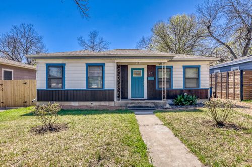 607 W North Loop Blvd, Austin, TX, 78751-1812 | Card Image