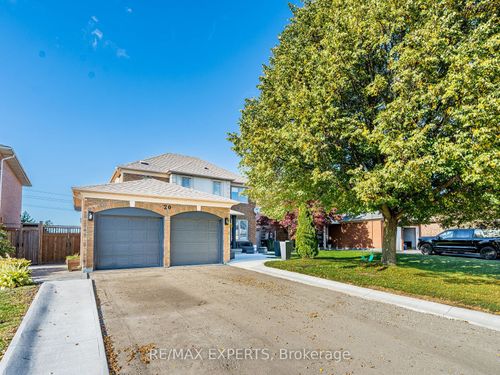 20 Foxchase Dr, Bolton, ON, L7E1H7 | Card Image