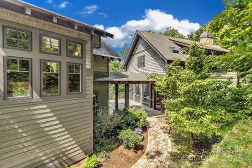 875 Creston Dr, Black Mountain, NC, 28711-6043 | Card Image