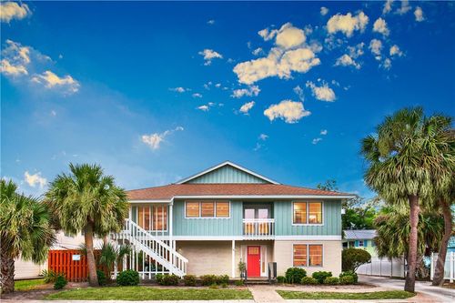 9 10th St, Tybee Island, GA, 31328-8805 | Card Image