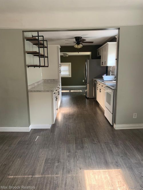 1448 E Harry Ave, Hazel Park, MI, 48030-2110 | Card Image