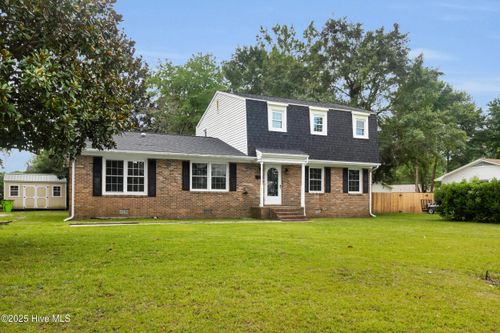 205 Speight St, Havelock, NC, 28532-2451 | Card Image