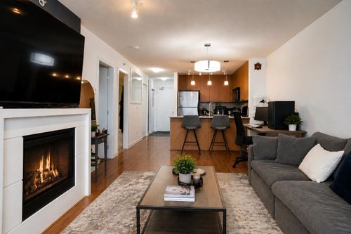 1006-39 Sixth St, New Westminster, BC, V3L0B3 | Card Image