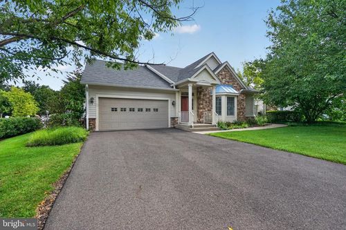 2 Azalea Ct, PRINCETON, NJ, 08540-5016 | Card Image