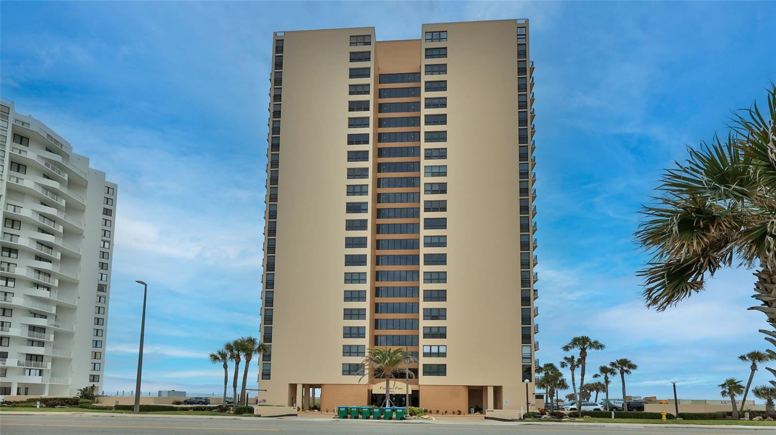 Residential in DAYTONA BEACH