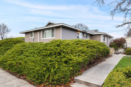 703 E Broad Ave, Spokane, WA, 99207-3204 | Card Image