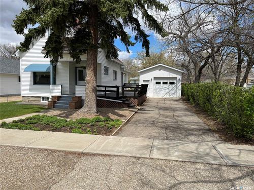 209 2nd Avenue W, Gravelbourg, SK, S0H1X0 | Card Image