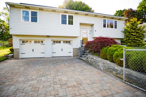 257 Bucks Hill Rd, Waterbury, CT, 06704-1220 | Card Image