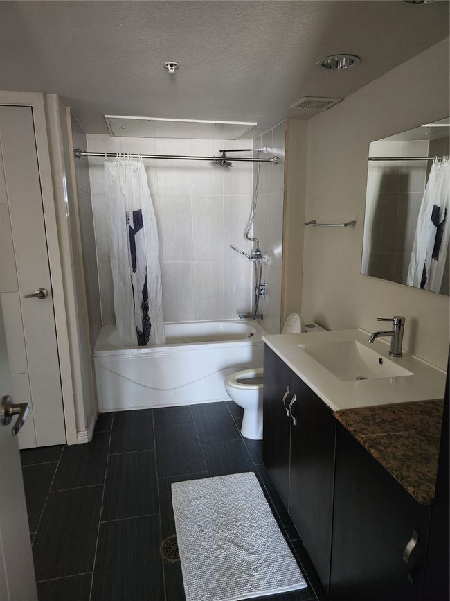 Bathroom | Image 15