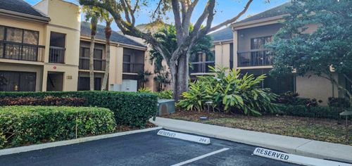 203-9460 Meadowood Dr, Fort Pierce, FL, 34951-2943 | Card Image