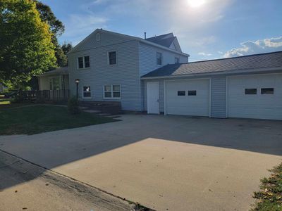 304 6th St. E, House other with 3 bedrooms, 1 bathrooms and null parking in Cresco IA | Image 1