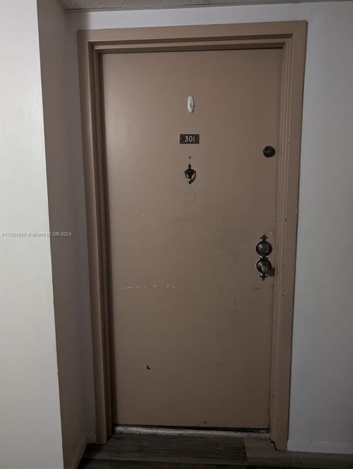 apt-301-4166 Inverrary Dr, Lauderhill, FL, 33319-4501 | Card Image