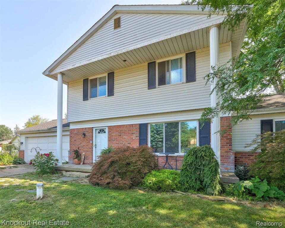 Risecliff Dr, Grand Blanc, MI 48439 #1
