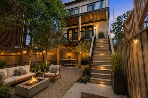 chhouse-3339 Kenmore Ave, Chicago, IL, 60657-2216 | Card Image