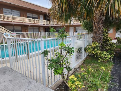 apt-110-241 Se 9th Ave, Pompano Beach, FL, 33060-7336 | Card Image
