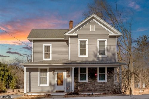 42 Main St, Hampton, NJ, 08827-2763 | Card Image