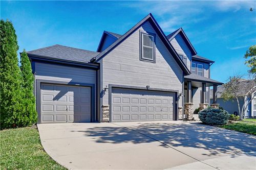 18441 S Cherry St, Gardner, KS, 66030-8106 | Card Image