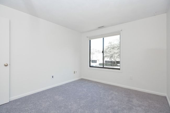 UNIT-4 - 8 Concord Greene, Condo with 2 bedrooms, 2 bathrooms and 1 parking in Concord MA | Image 12