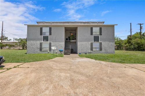 2815 Cypress Bend Cir, Bryan, TX, 77801-1858 | Card Image