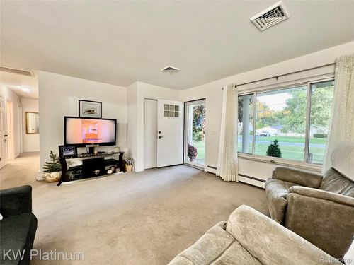 3551 Strawberry Ln, Port Huron, MI, 48060-1756 | Card Image