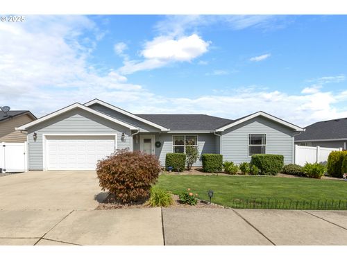 700 Se Tokay St, Winston, OR, 97496-7535 | Card Image