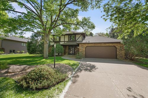 1317 Waterford Rd, Woodbury, MN, 55125-2366 | Card Image