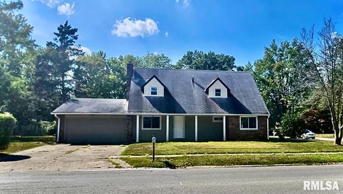 300 S Glenview Dr, Carbondale, IL, 62901-2242 | Card Image