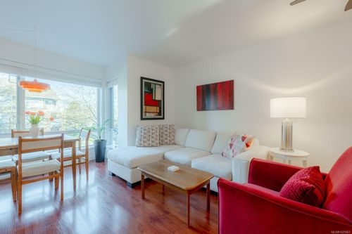 202-116 Queens Rd, Duncan, BC, V9L2W6 | Card Image