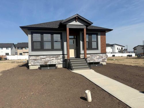 25 Ian Way, Sylvan Lake, AB, T4S0W5 | Card Image