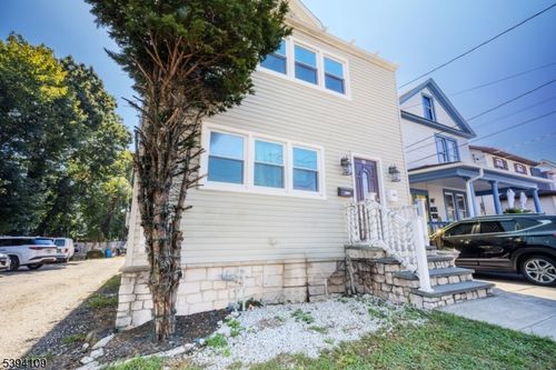 28 Montgomery St, Bloomfield, NJ, 07003-6006 | Card Image