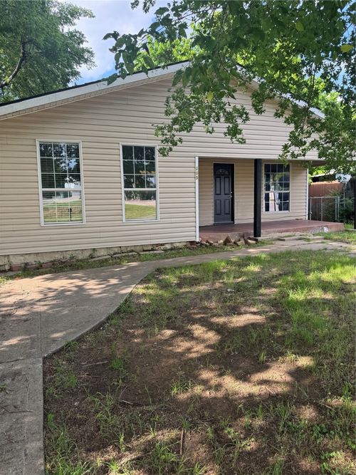 205 W Bond St, Denison, TX, 75020-2501 | Card Image