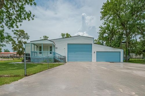 1725 County Road 244e, Brazoria, TX, 77422-8422 | Card Image