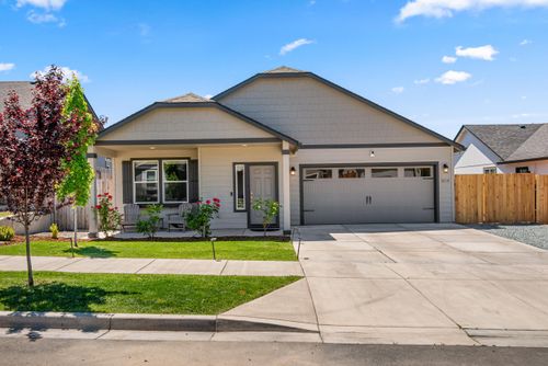 3610 Carlin Dr, Medford, OR, 97504-6019 | Card Image