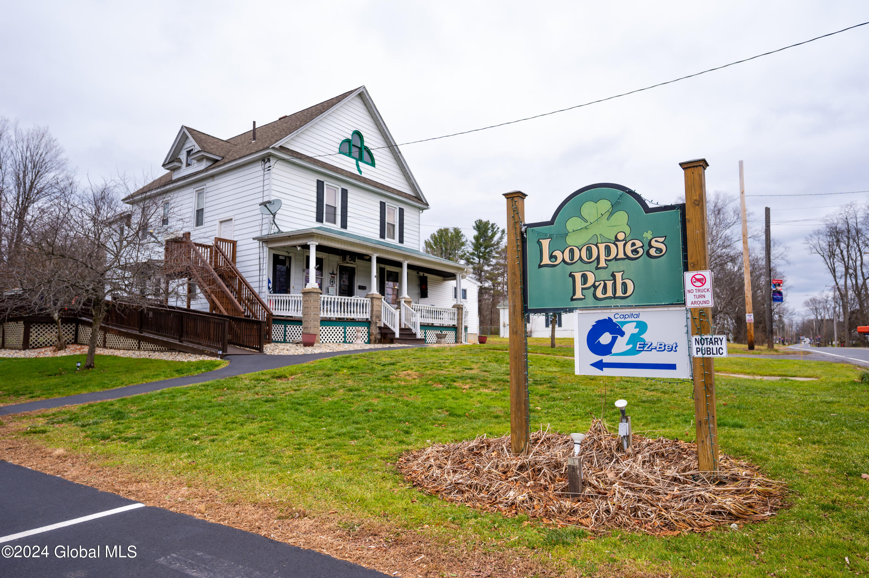 410 Mohawk Dr, Fonda, NY 12068