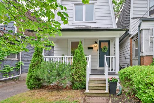 208 Oak Park Ave, East York, ON, M4C4M8 | Card Image