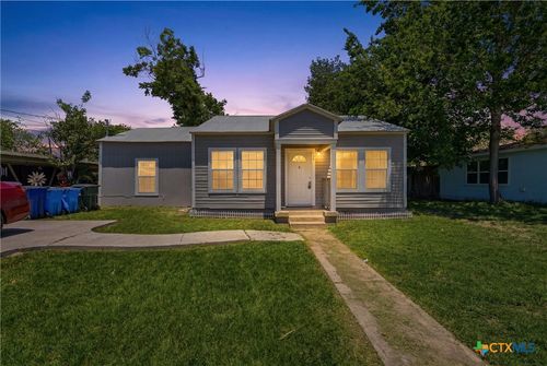 630 Pine St, Seguin, TX, 78155-2745 | Card Image