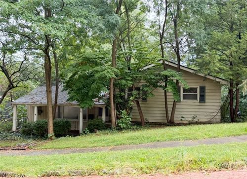671 Lafayette Dr, Akron, OH, 44303-1718 | Card Image