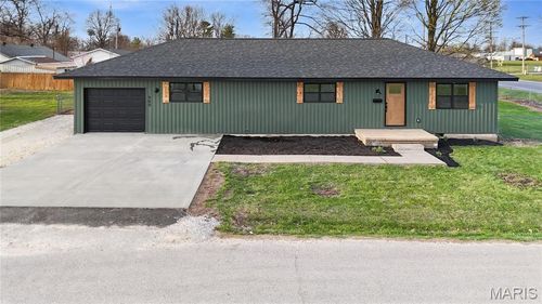 905 W Maple St, Bowling Green, MO, 63334-1950 | Card Image