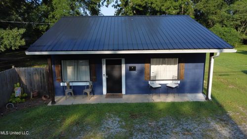 215 N Jackson Ave, Quitman, MS, 39355-2731 | Card Image