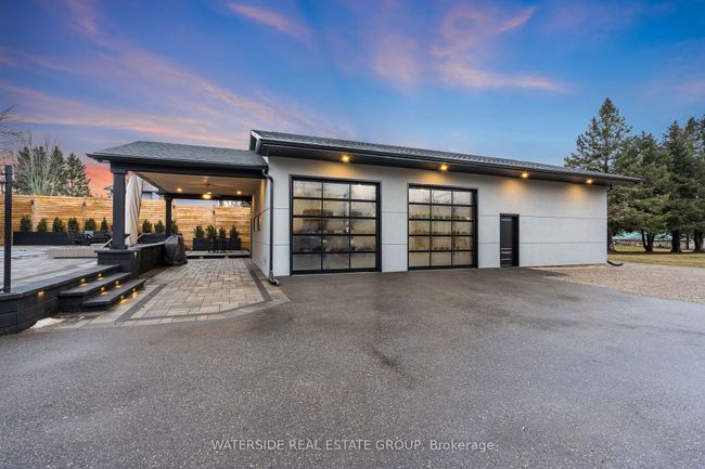 381 7 Th Rd E, House other with 4 bedrooms, 5 bathrooms and 35 parking in Stoney Creek ON | Image 37