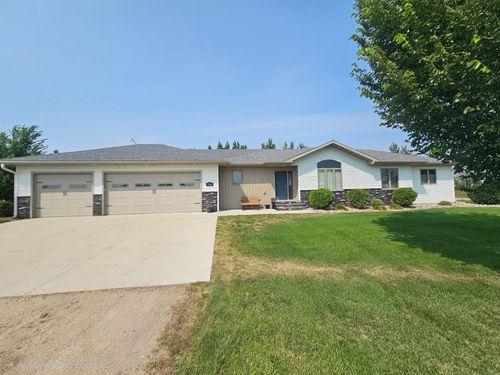 7580 Country Creek Rd, Wahpeton, ND, 58075-9650 | Card Image