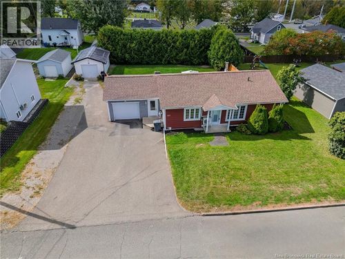 337 Albert Rue, Grand-Sault, NB, E3Y1E2 | Card Image