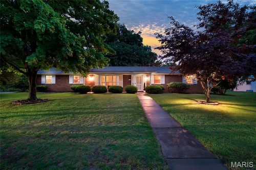 208 Division Dr, Collinsville, IL, 62234-2919 | Card Image