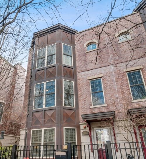 3019 W Cornelia Ave, Chicago, IL, 60618-5605 | Card Image