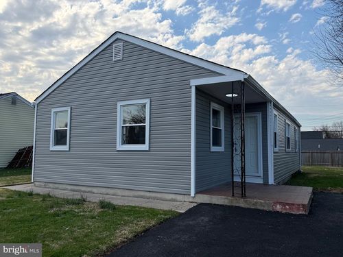 321 Bassett Ave, NEW CASTLE, DE, 19720-1817 | Card Image