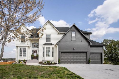 101 Sw View High Dr, Lee's Summit, MO, 64081-1859 | Card Image