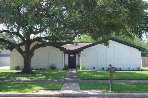 13529 Woodchester Dr, Sugar Land, TX, 77498-2452 | Card Image